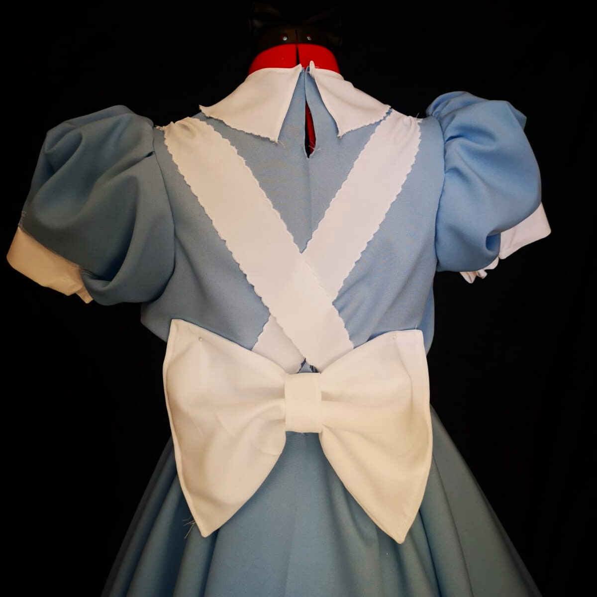 Blue tea-party fantasy dress with short twirling skirt